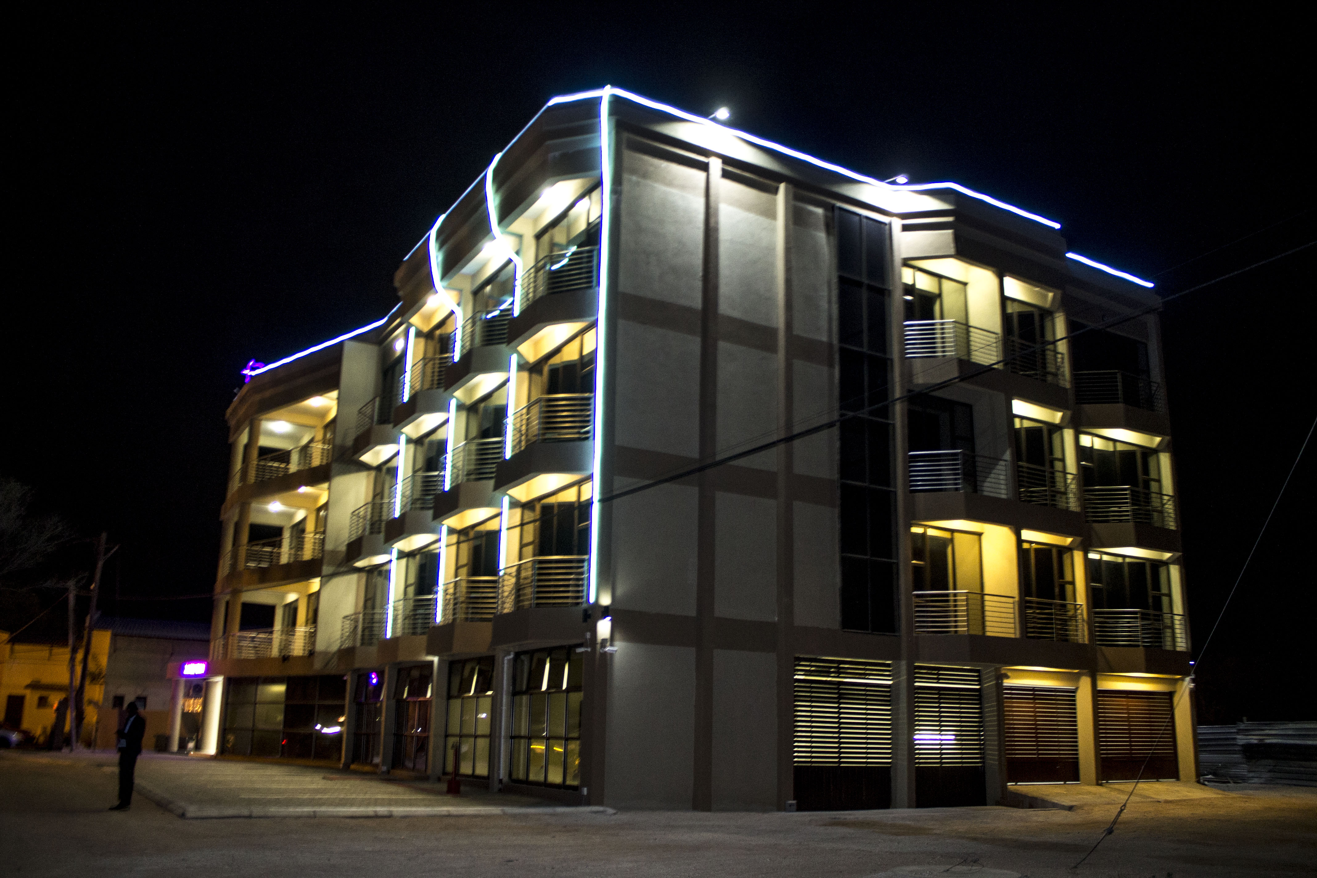 Majestic Court Hotel